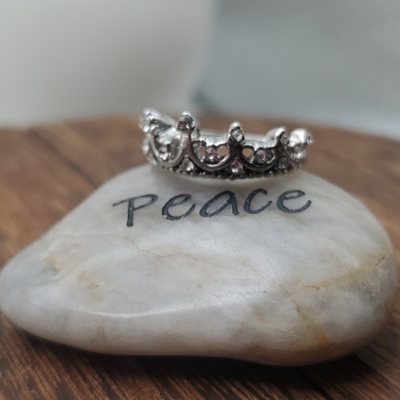 Size 5 sterling crown ring R523 - Picture 2 of 3